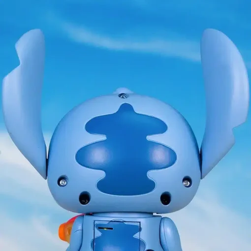 Figurine Stitch Action