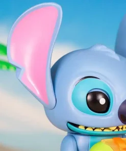 Figurine Stitch Action