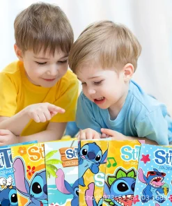 Livre Coloriage Stitch 16 deux enfant qui regarde un Coloriage Stitch
