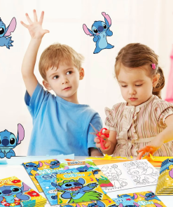 Livre Coloriage Stitch 15 deux enfant qui coloris un Coloriage Stitch